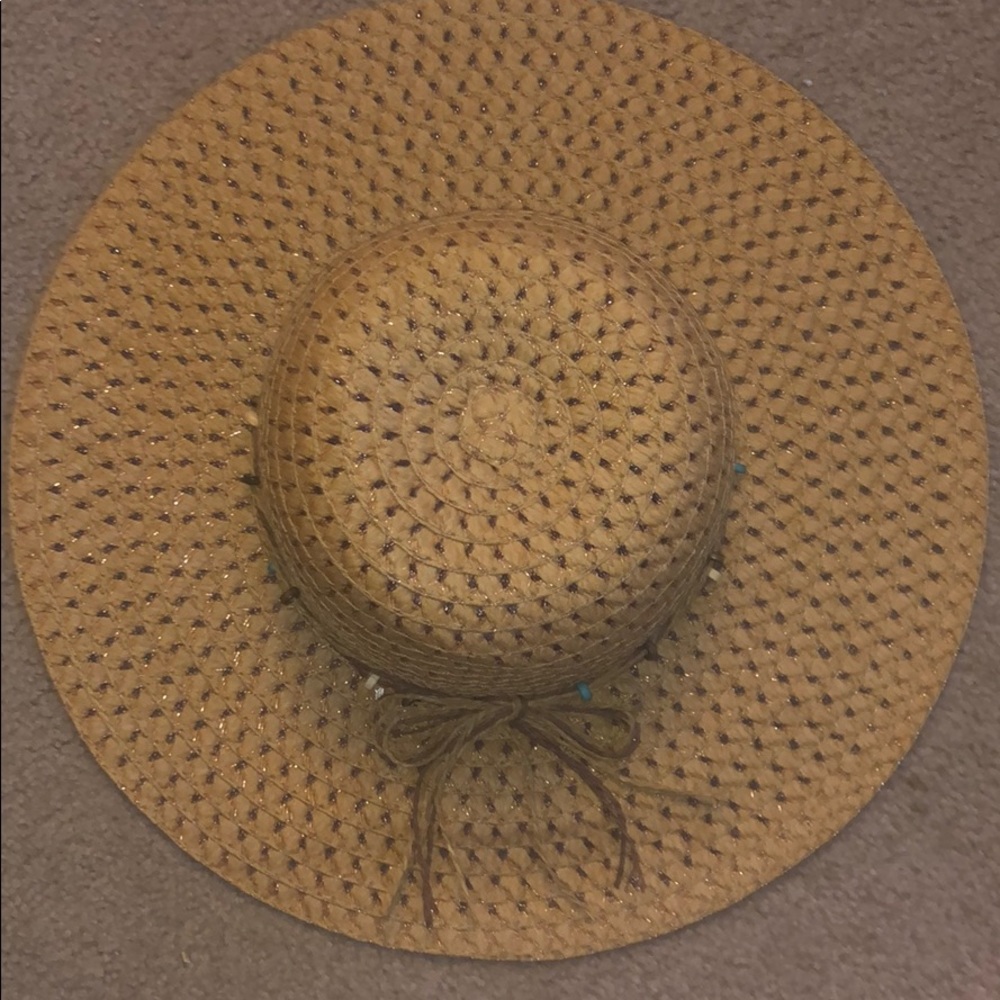 Straw beach hat